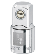 Cargar imagen en el visor de la galería, ADAPTADOR PARA MATRACA DE CUADRO 3/8&#39;&#39; A CUADRO 1/2&#39;&#39;, TRUPER 13420 P
