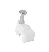 Cargar imagen en el visor de la galería, GRAPA PARA CABLE PLANO, 3 X 6 MM, BLANCA, BOLSA 20 PZAS 48277 P
