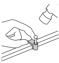 Cargar imagen en el visor de la galería, GRAPA PARA CABLE PLANO, 3 X 6 MM, BLANCA, BOLSA 20 PZAS 48277 P
