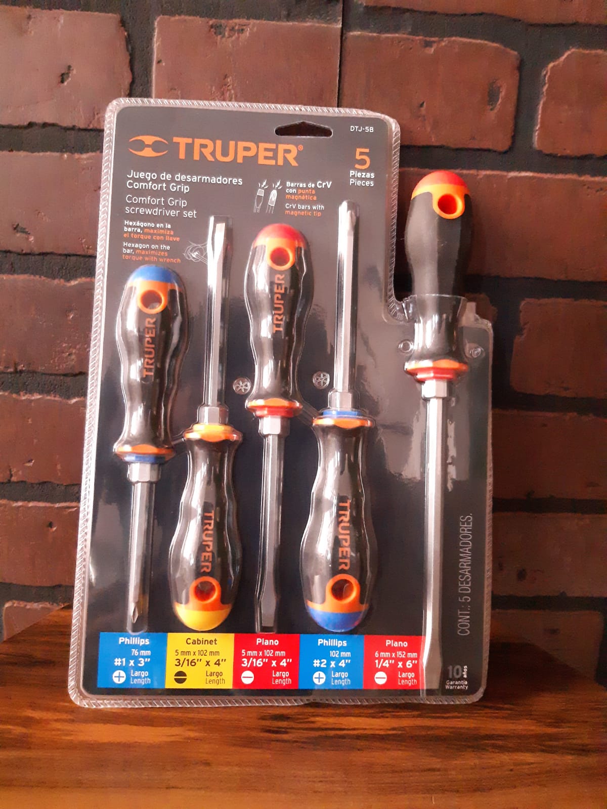 JUEGO DE 5 DESARMADORES, MANGOS COMFORT GRIP COD 14138
