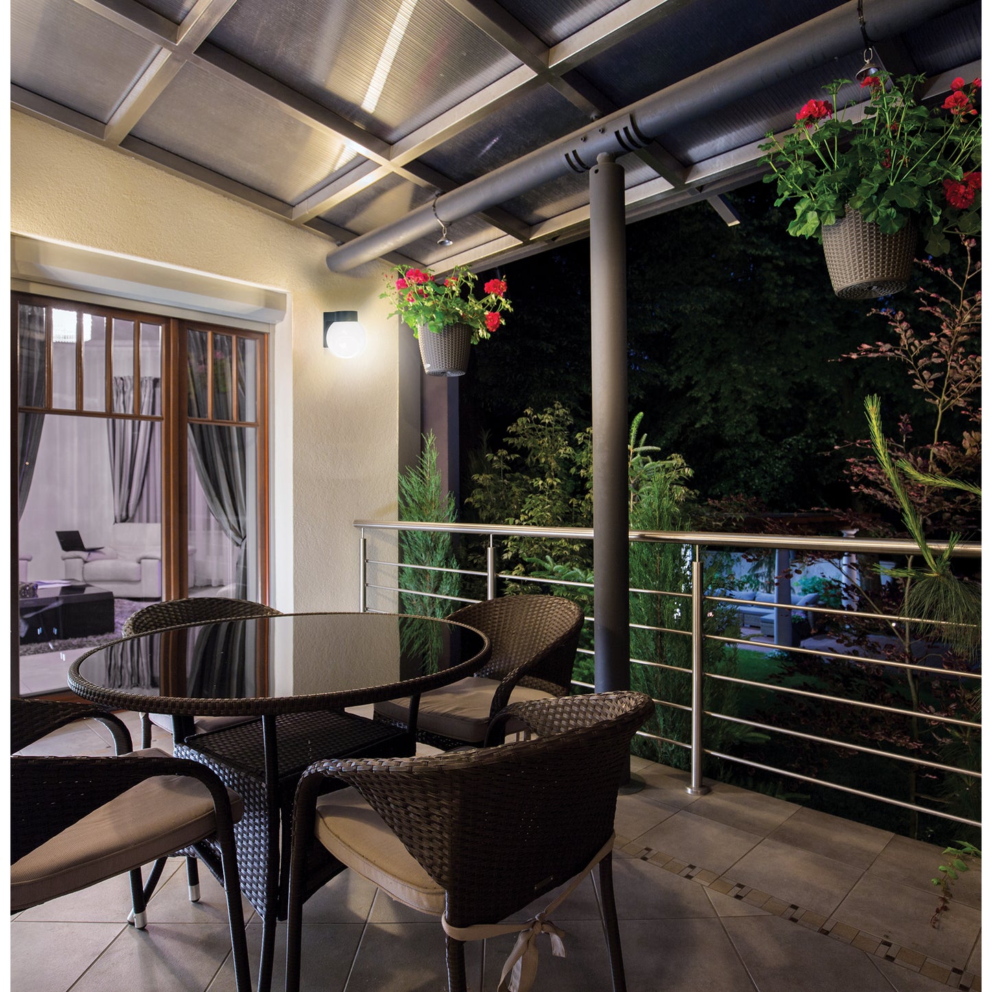 ARBOTANTE TIPO GLOBO DE LED