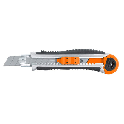 CUTTER 18 MM TRABAJO PESADO C/ ALMA METALICA Y GRIP 16976 *
